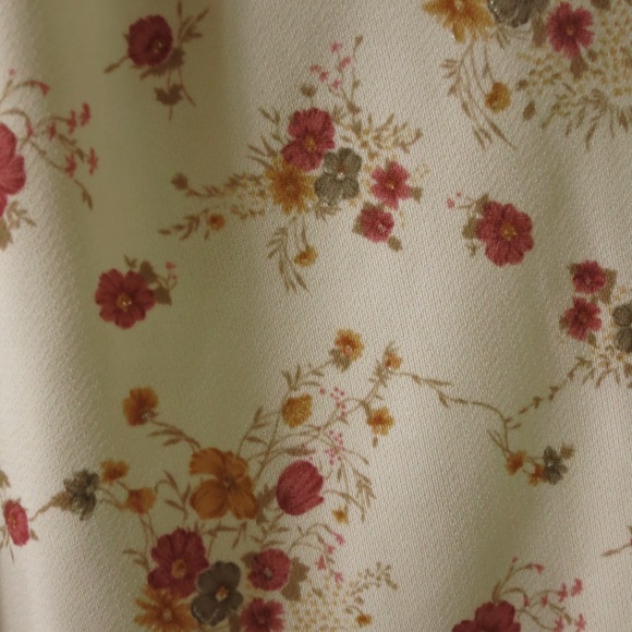 Vintage Made in Canada Floral Off the Shoulder Shirt - Picture 2 of 3